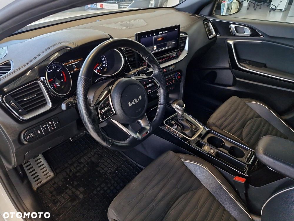 Kia ProCeed - 10