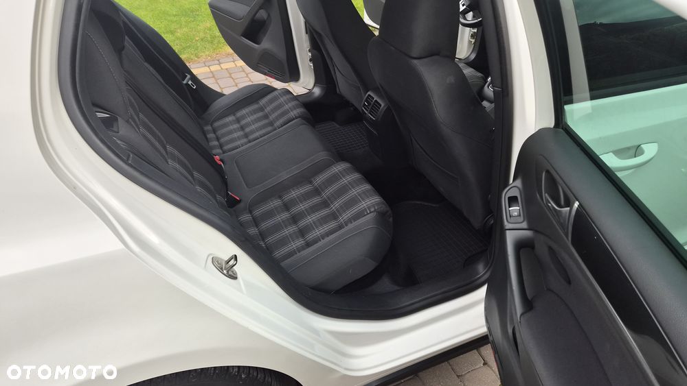 Volkswagen Golf 2.0 TDI DPF GTD - 23