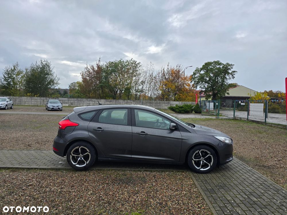 Ford Focus 1.6 Ambiente - 5