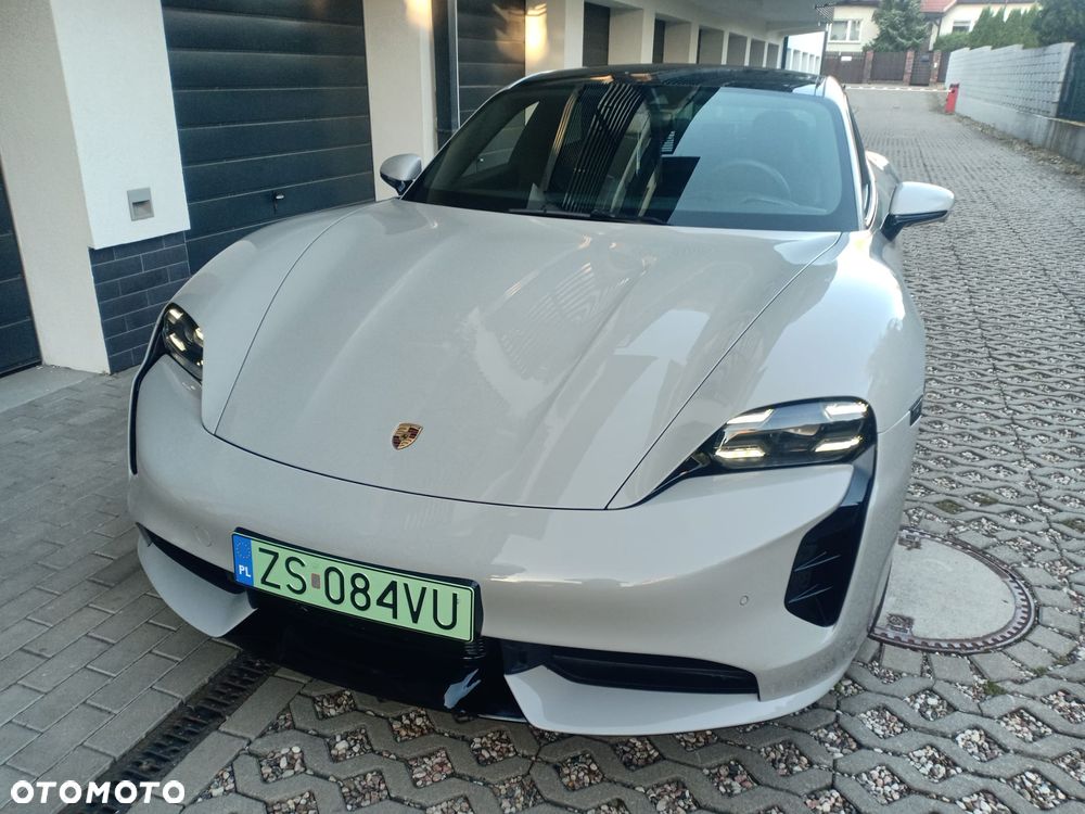 Porsche Taycan Turbo - 6
