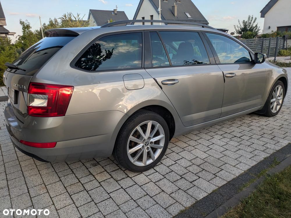 Skoda Octavia 1.6 TDI Edition DSG - 3