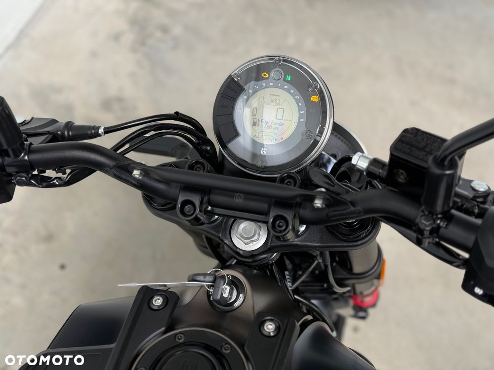 Husqvarna Svartpilen - 21