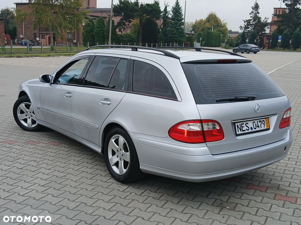 Mercedes-Benz E-Class 2005 photo 3