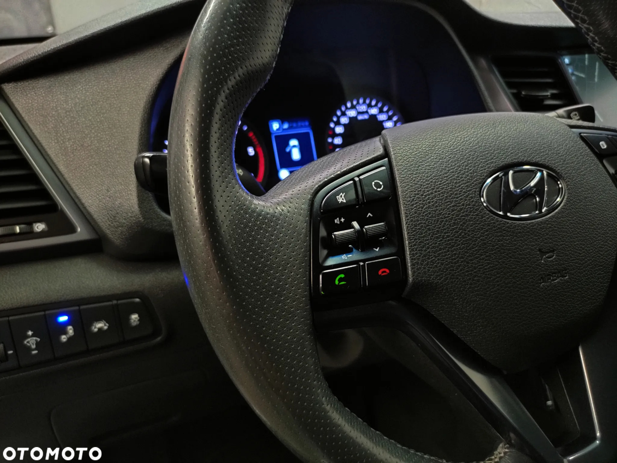 Hyundai Tucson 1.7 CRDI BlueDrive Premium 2WD DCT - 27