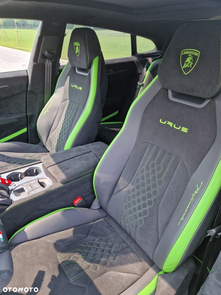 Lamborghini Urus - 12