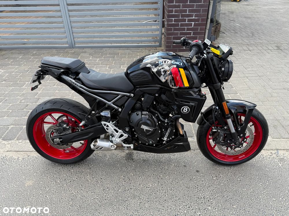 Suzuki GSX - 7