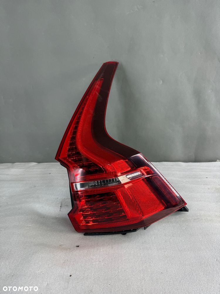 Lampa tylna Tył strona prawa Volvo XC60 II 32228915