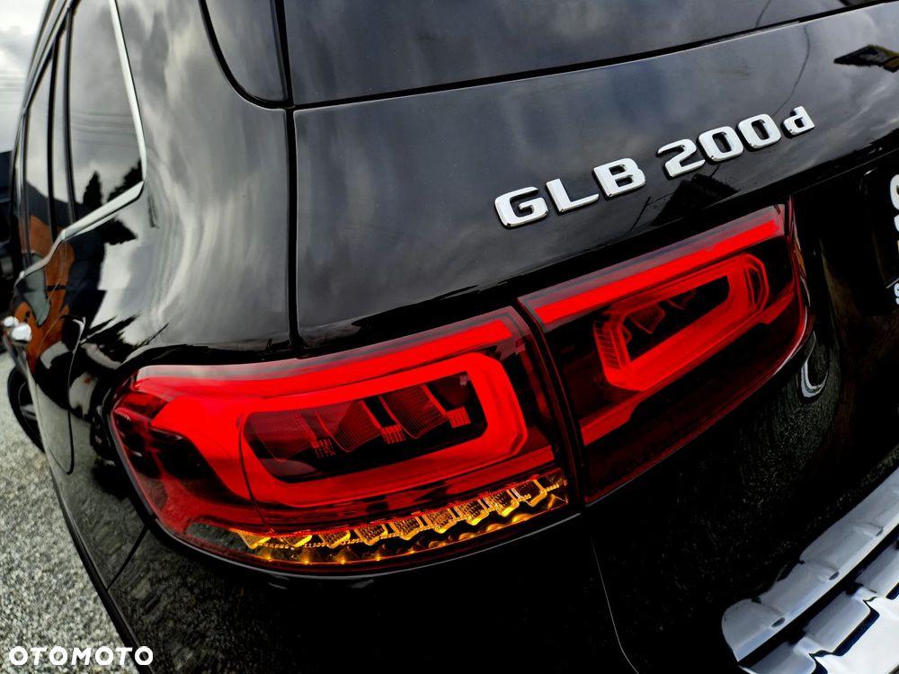 Mercedes-Benz GLB 200 d AMG Line 8G-DCT - 23