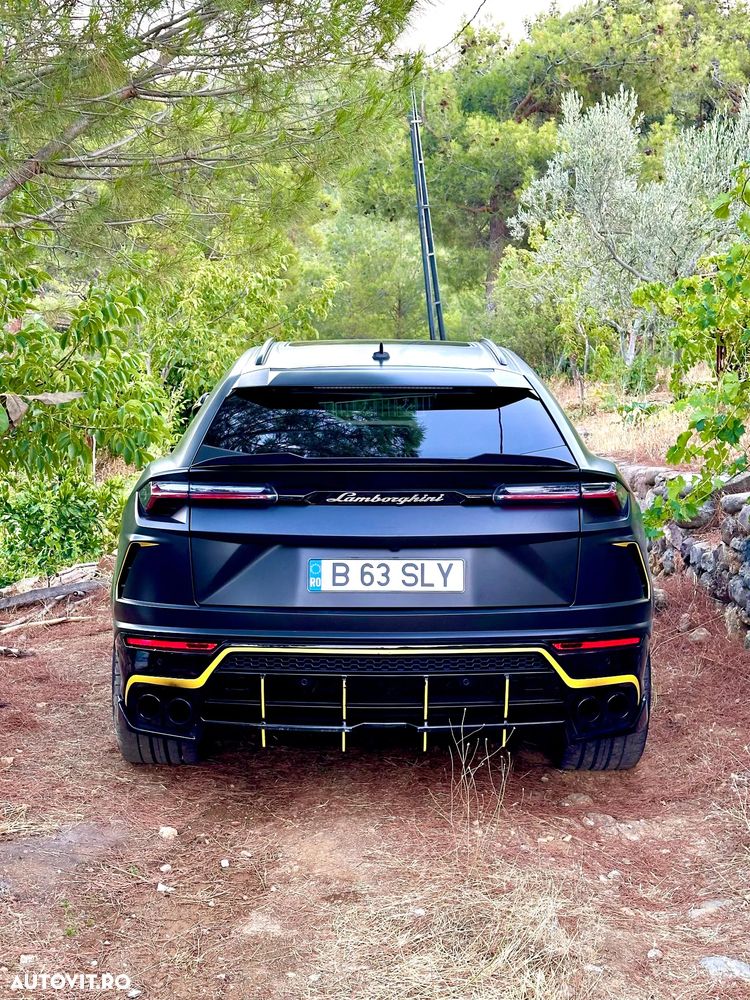 Lamborghini URUS - 13