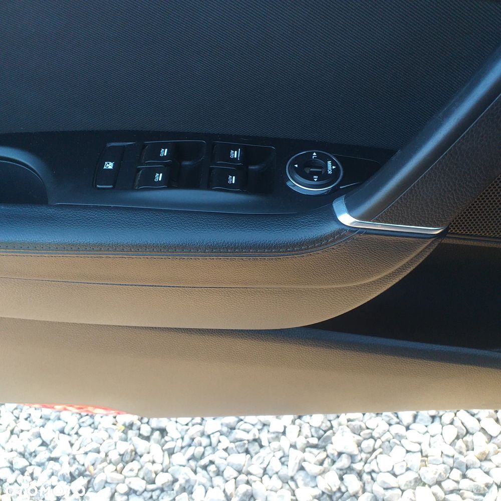 Hyundai i40 Kombi blue 1.6 Family+ - 21