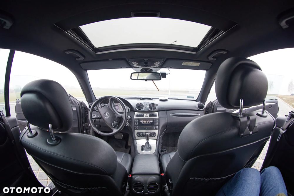 Mercedes-Benz CLK - 23