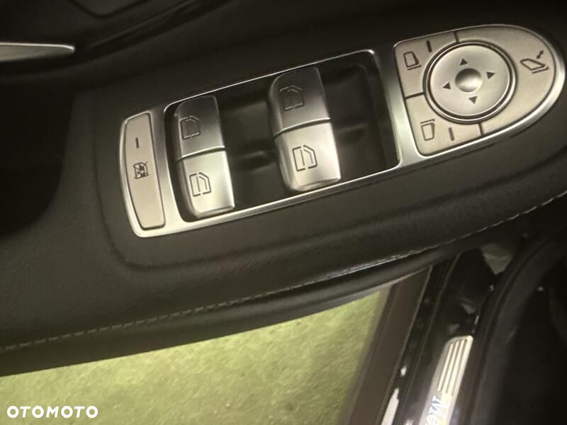 Mercedes-Benz GLC 300 e 4-Matic Business Edition - 12