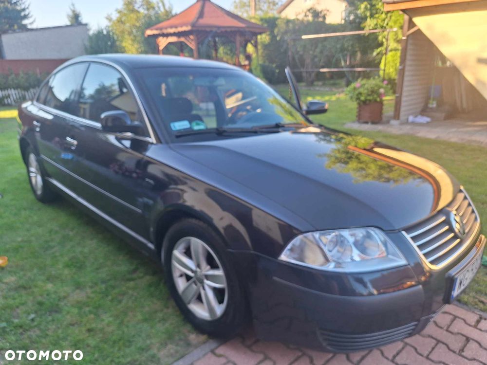 Volkswagen Passat 1.9 TDI Highline - 1