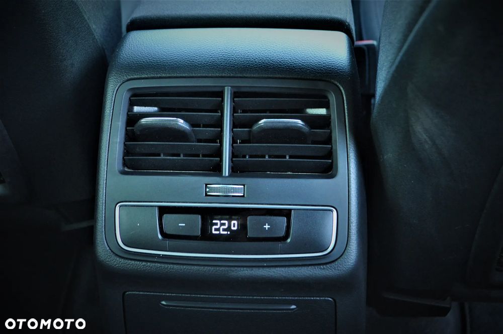 Audi A4 Avant 2.0 TFSI ultra S tronic design - 30