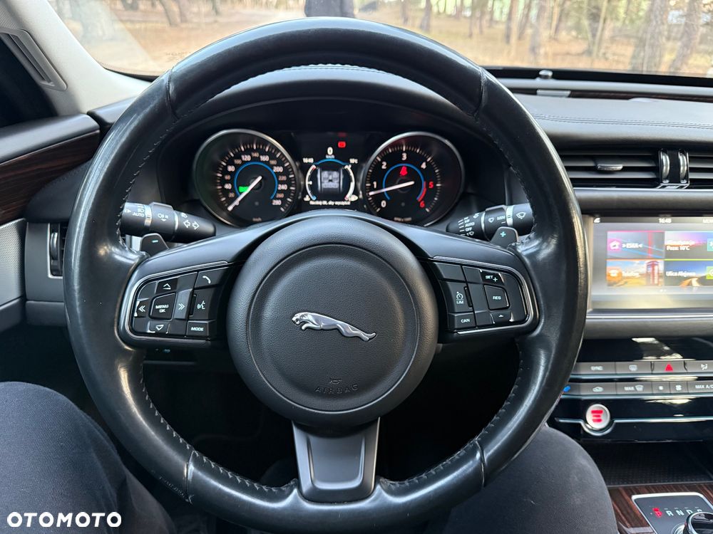 Jaguar XF 3.0 TDV6 Portfolio - 23