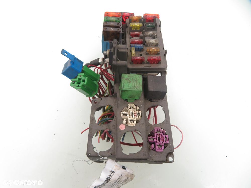 SKRZYNKA BEZPIECZNIKÓW PEUGEOT EXPERT I 1478221080 - 2