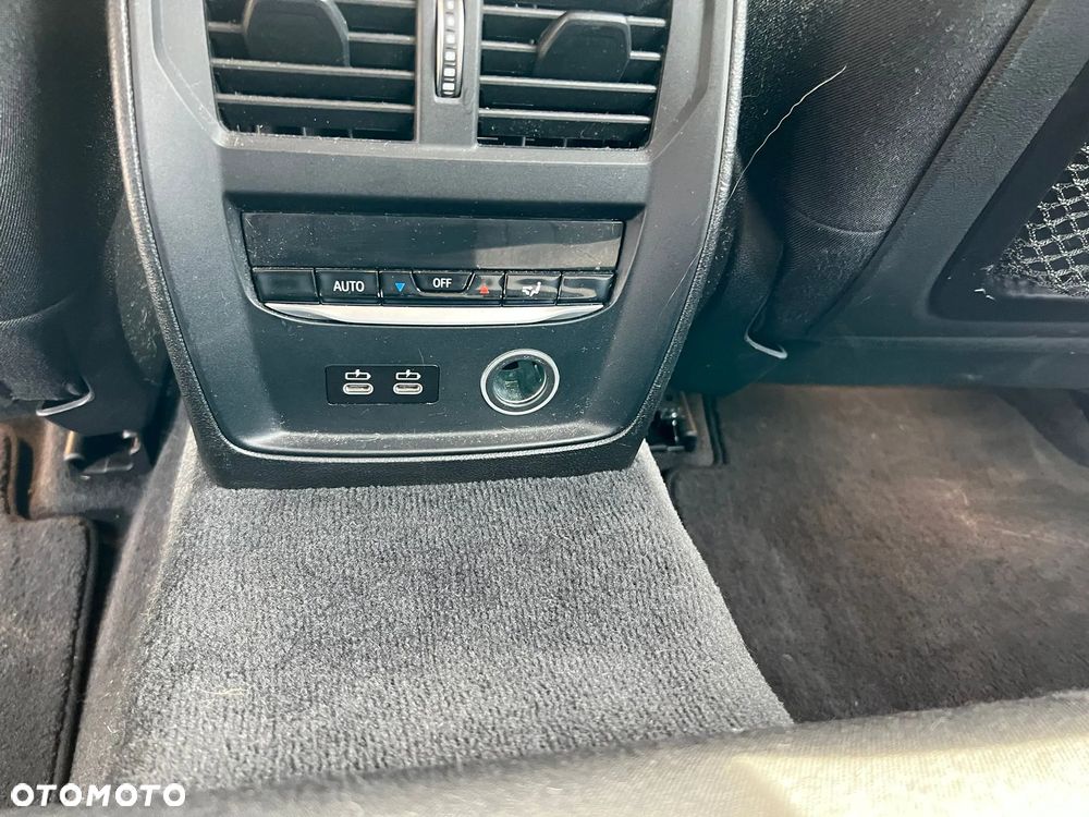 BMW Seria 3 320d Edition Luxury Line Purity - 16