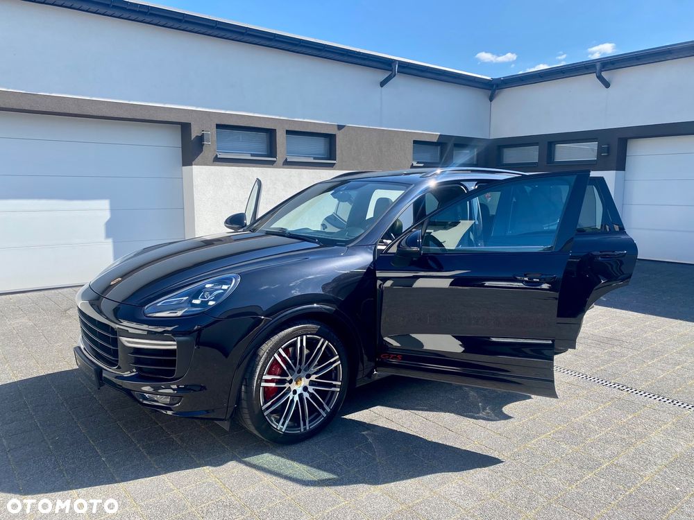 Porsche Cayenne GTS - 5