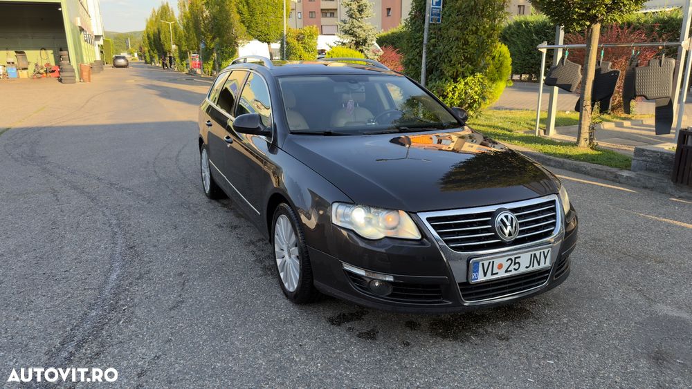 Volkswagen Passat 2.0 TDI Trendline DPF DSG - 1