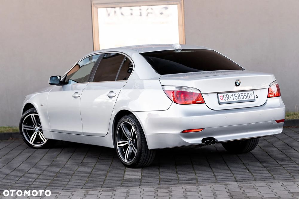 BMW Seria 5 525xi - 13