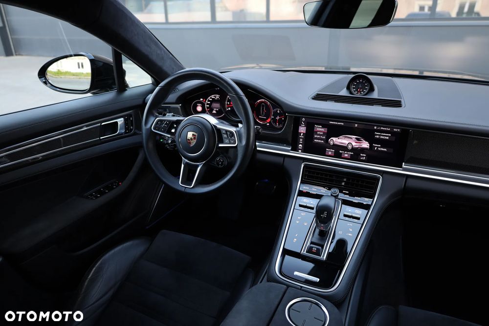 Porsche Panamera GTS - 8