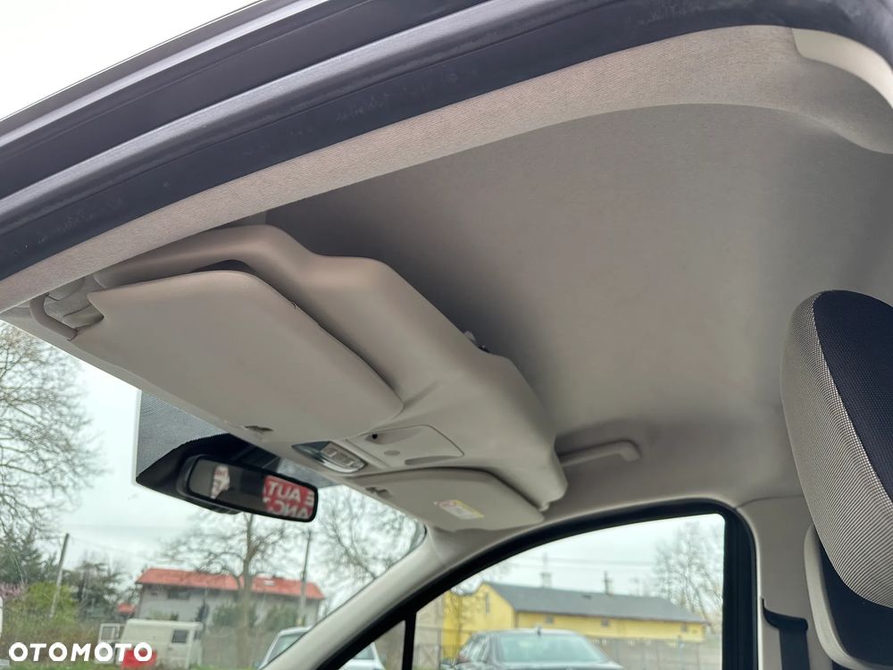 Ford Tourneo Courier 1.0 EcoBoost Titanium - 23