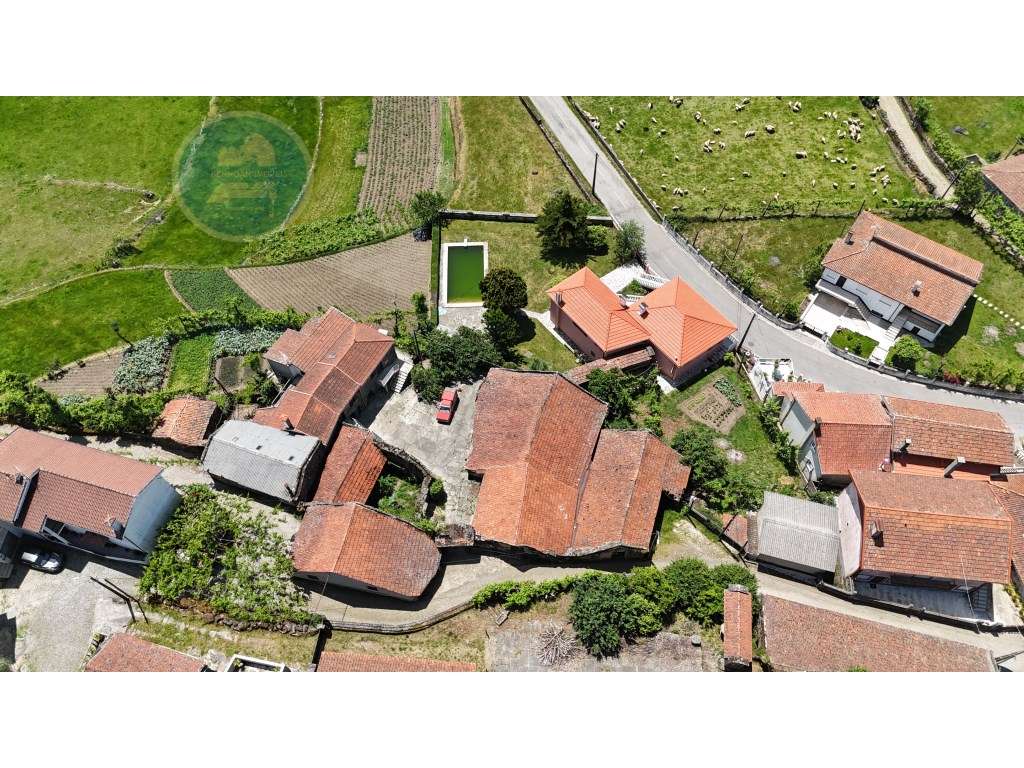 Casa em pedra para restauro em Vila Boa- Cabeceiras de Basto - Grande imagem: 2/29