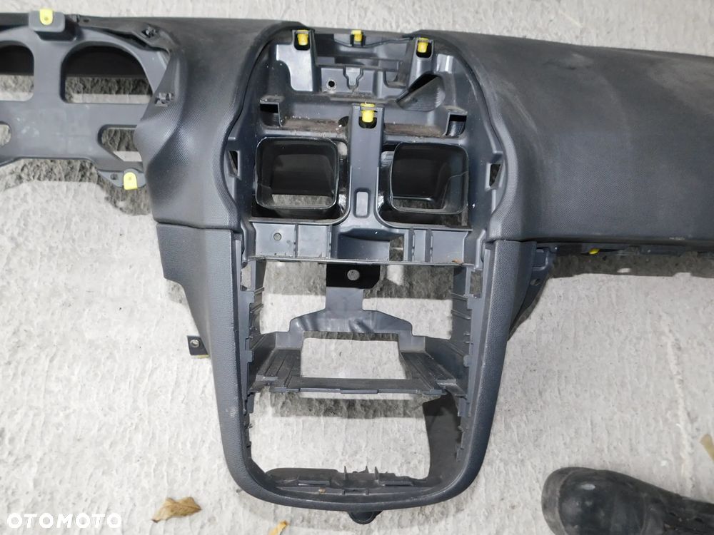 deska rozdzielcza kokpit konsola OPEL CORSA D - 3