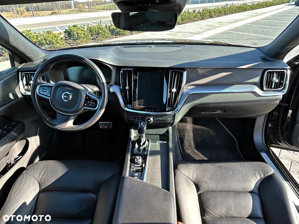 Volvo V60 T5 Momentum Pro - 3