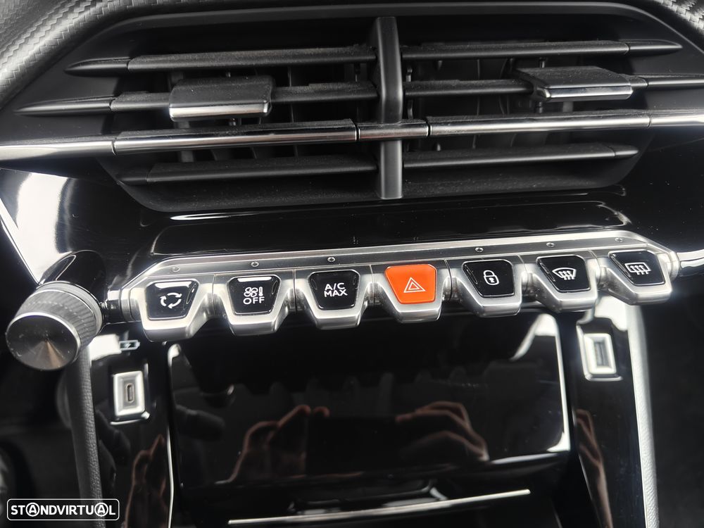 Peugeot 208 1.2 PureTech Allure Pack - 29