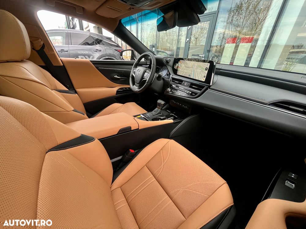 Lexus Seria ES 300h 2.5 TNGA HV 25H- 4X2 CVT Executive - 9