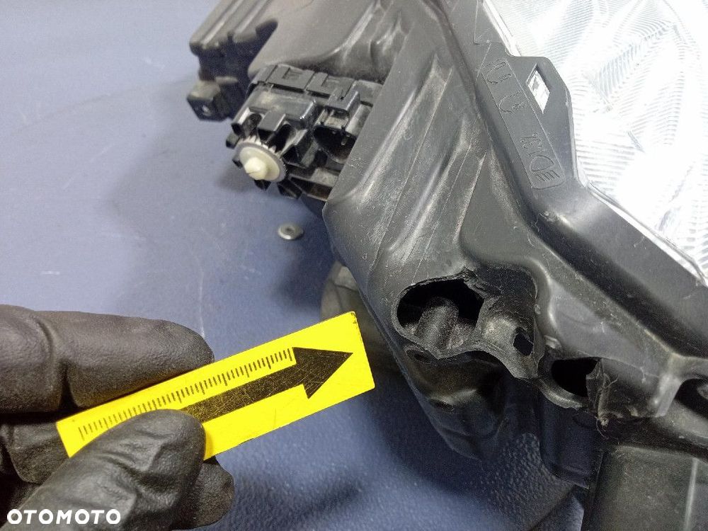 SUZUKI VITARA II II- LIFT 18- REFLEKTOR PRAWY LAMPA PRZÓD 100-7R016 - 11