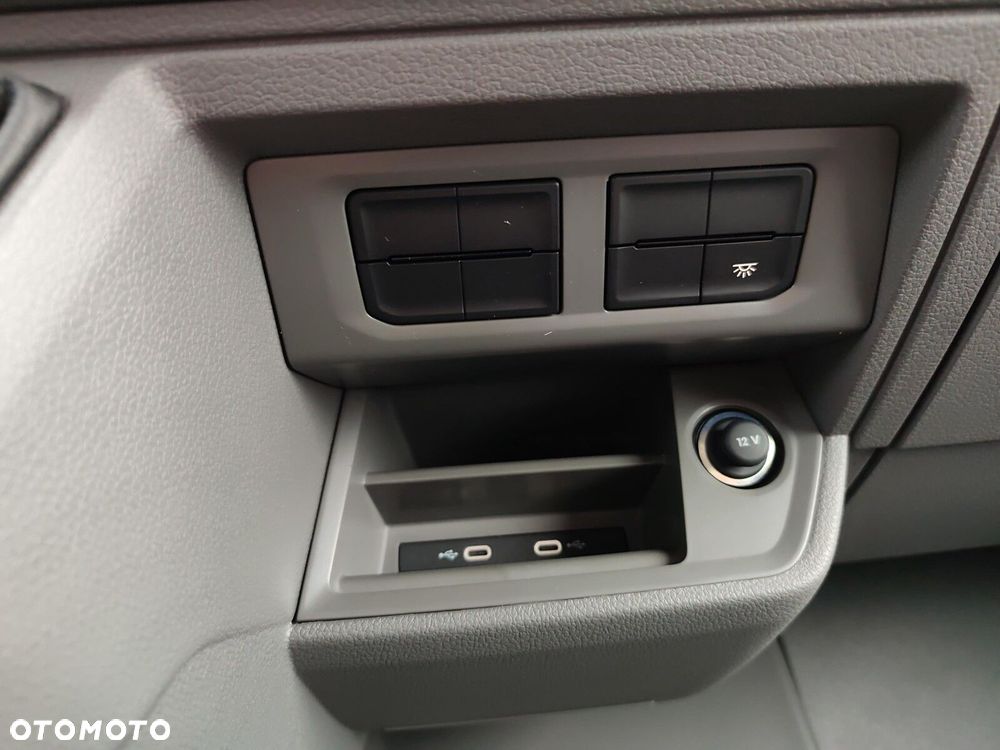 Volkswagen Crafter 35 furgon 140km 4490 - 18