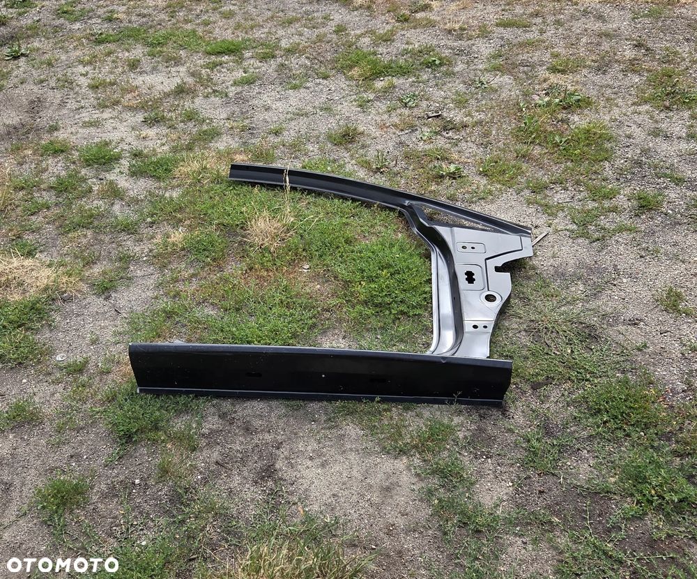 próg słupek a prawy Seat Ibiza IV 2008-2017 6J4809840 - 2