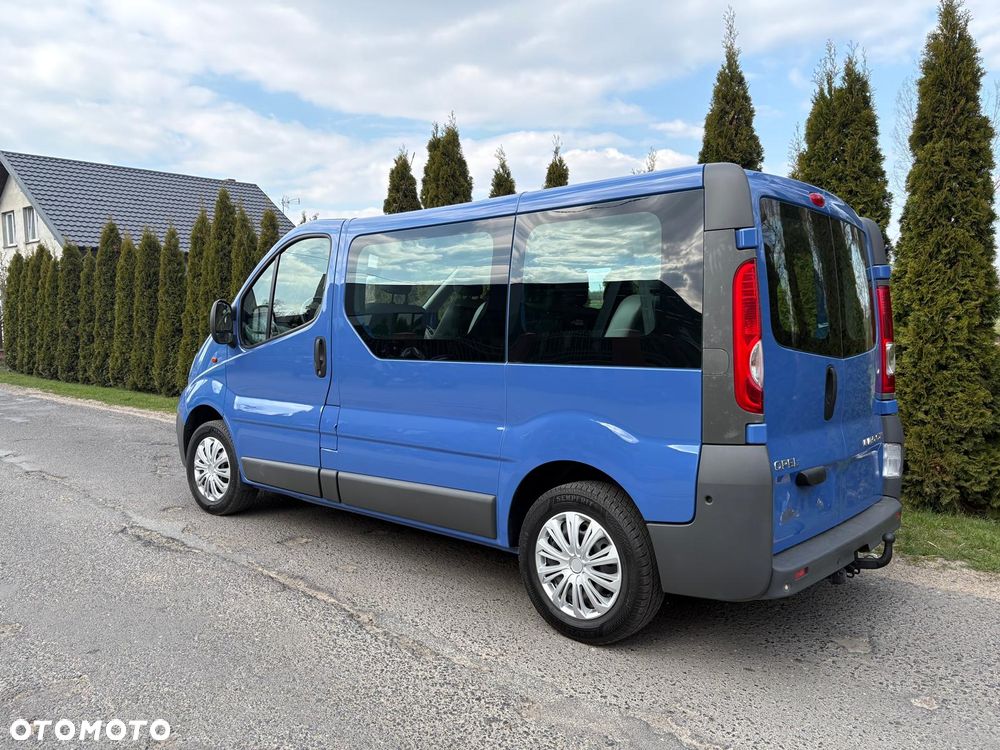 Opel Vivaro - 8