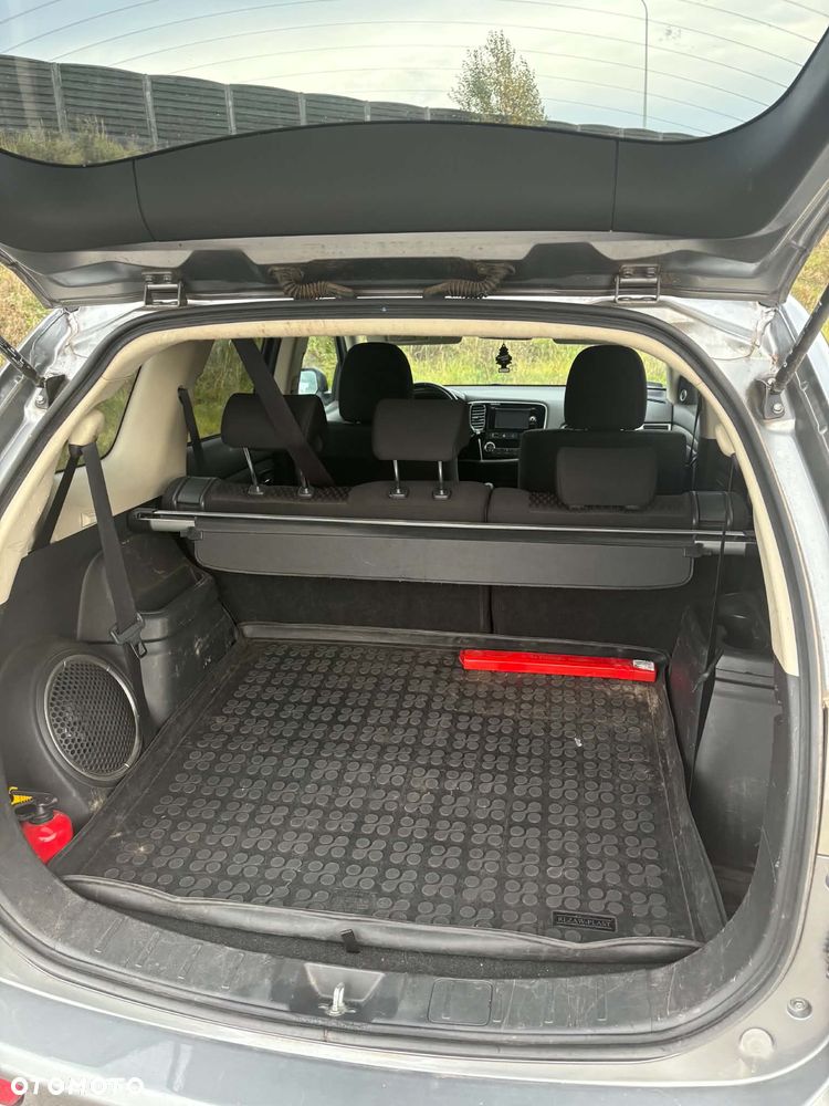 Mitsubishi Outlander - 9