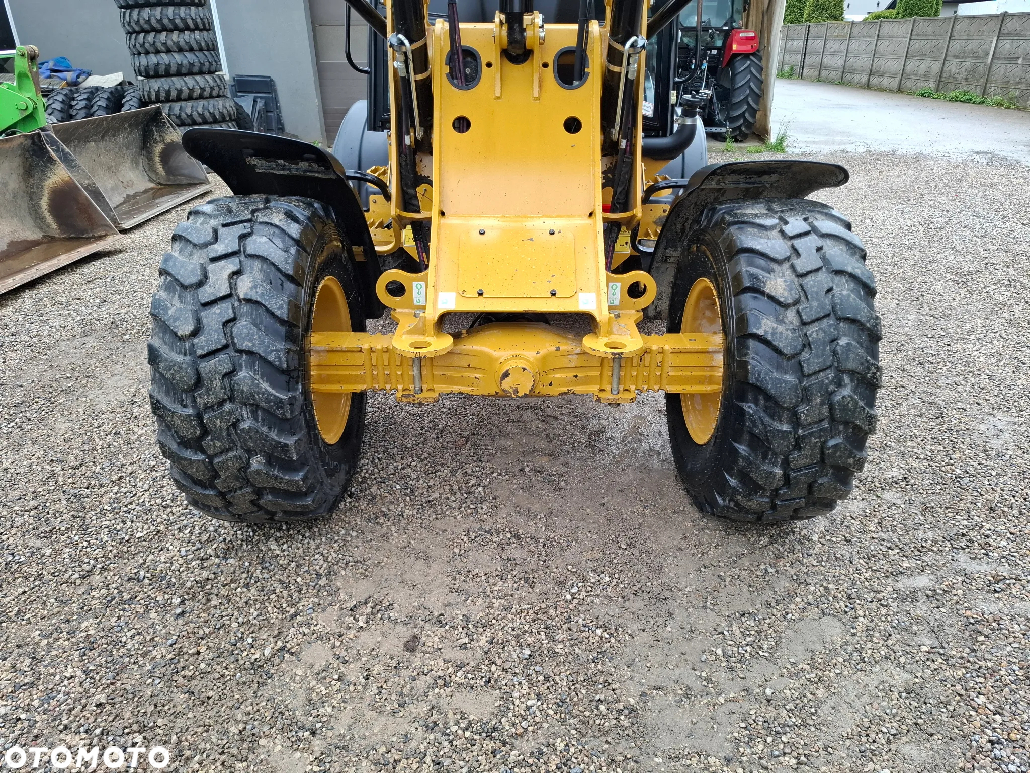 Caterpillar CAT 908 M - 15