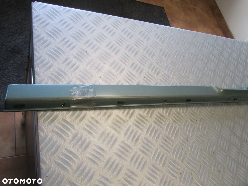 listwa 1247400293 - 4
