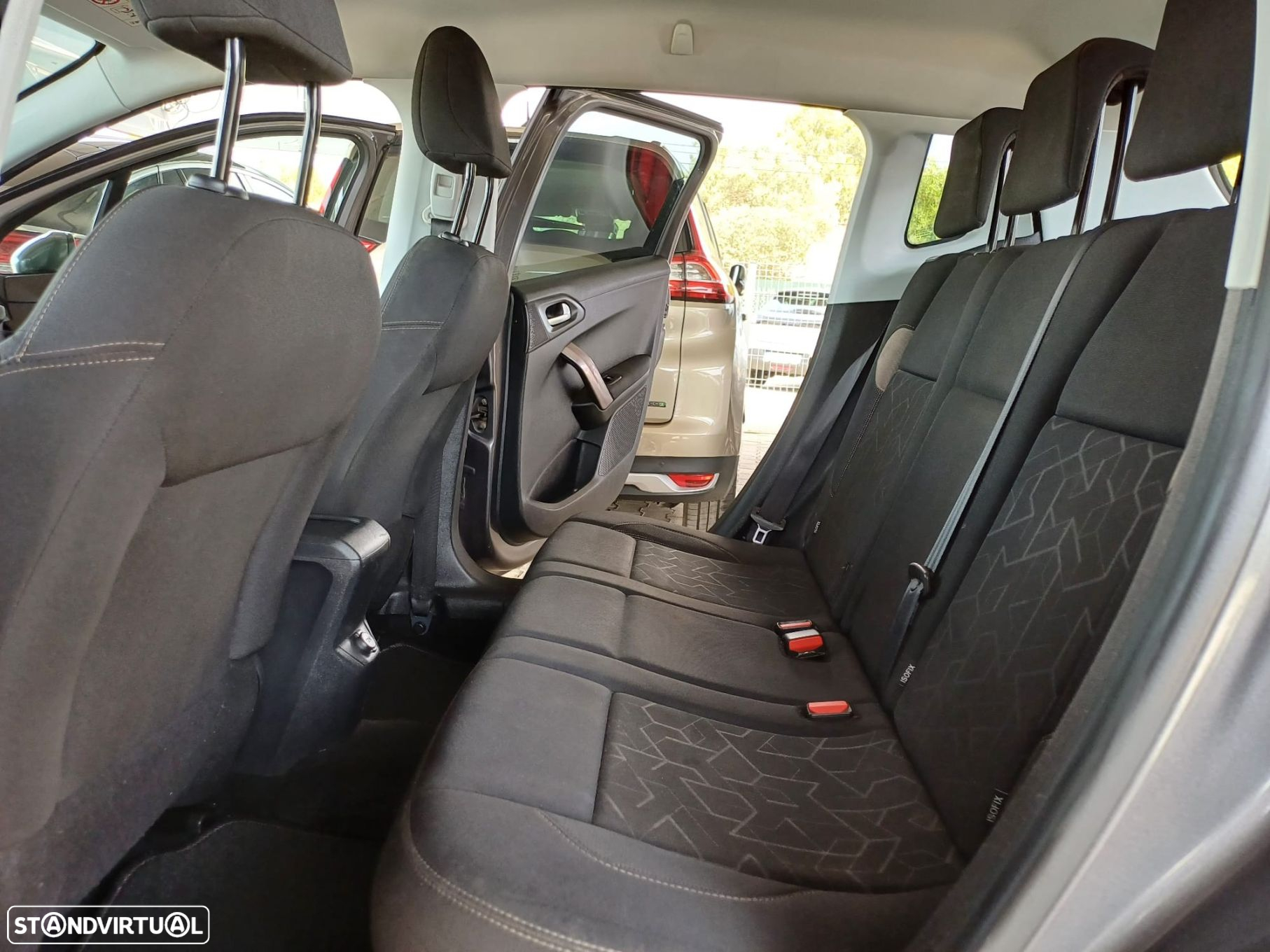 Peugeot 2008 1.4 HDi Allure - 12
