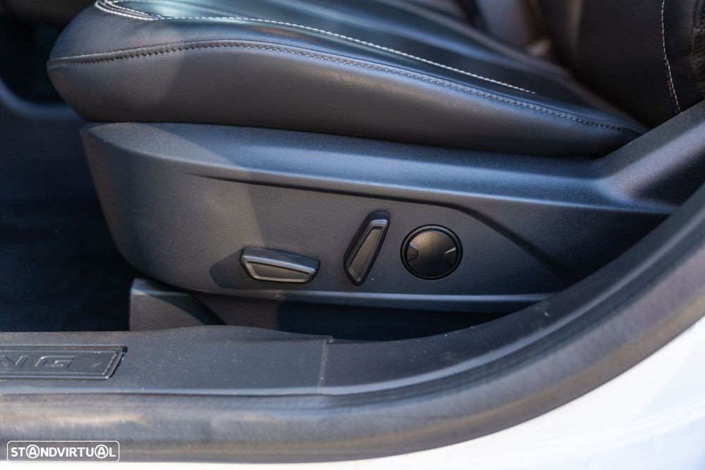 Ford Mustang Mach-E AWD PREMIUM - 10