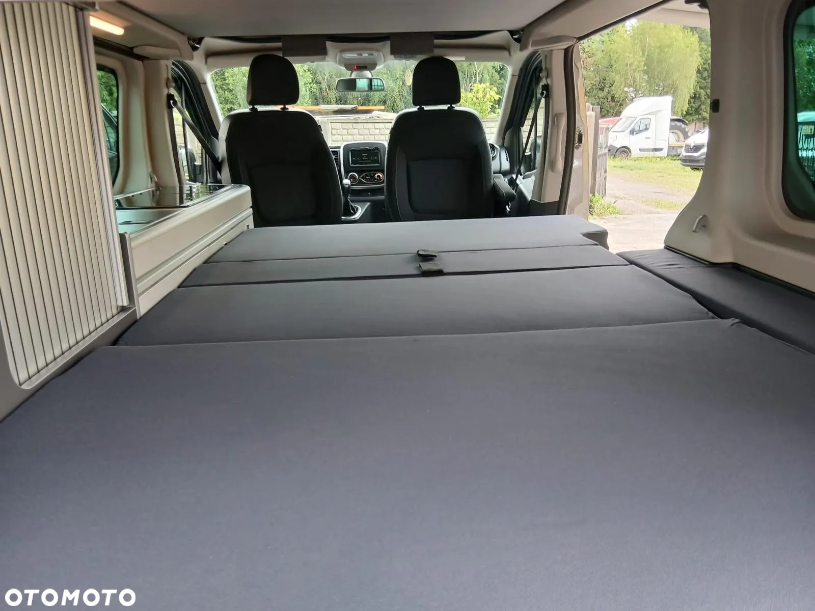 Nissan NV300 - 24