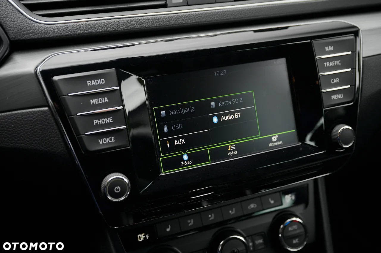 Skoda Superb 2.0 TDI DSG Premium Edition - 26