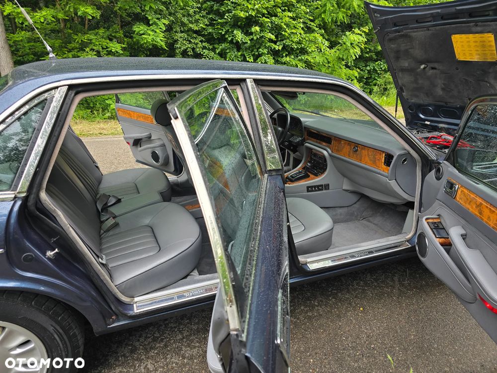 Jaguar Daimler 4.0i - 18