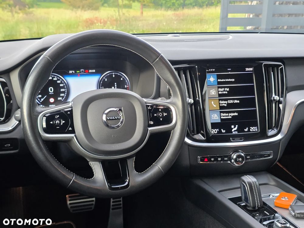 Volvo V60 D4 R-Design - 30