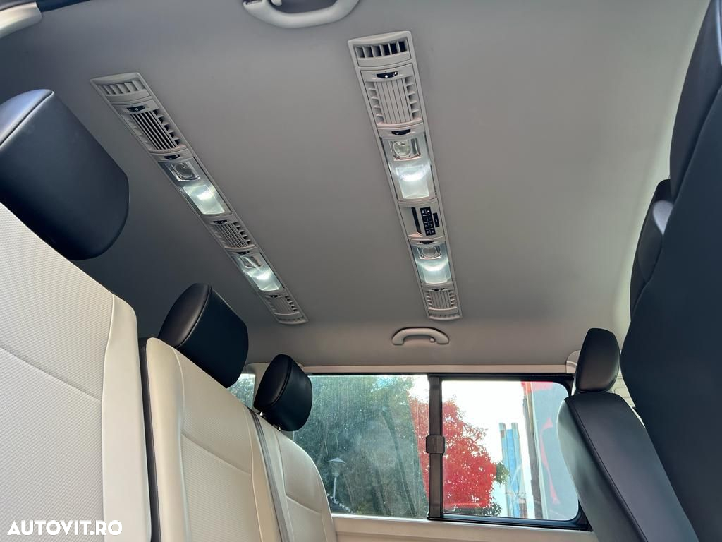Volkswagen Caravelle - 9