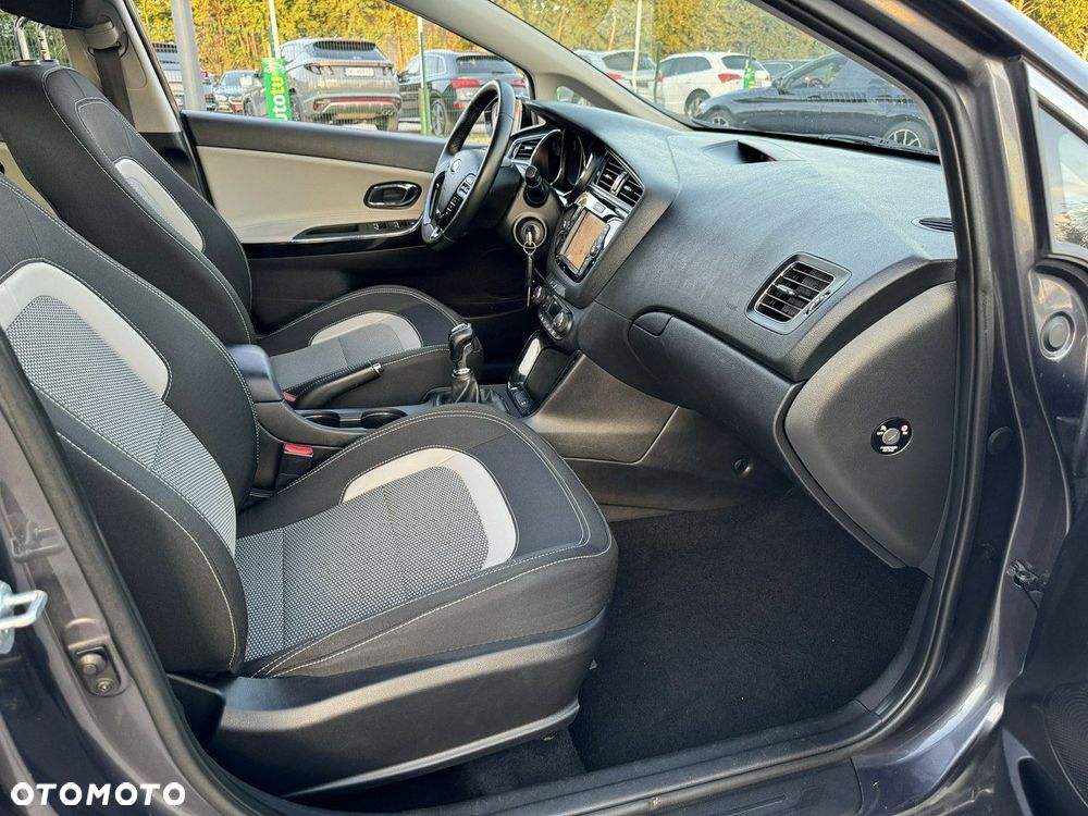 Kia Ceed 1.6 CRDi 136 ISG Platinum Edition - 37