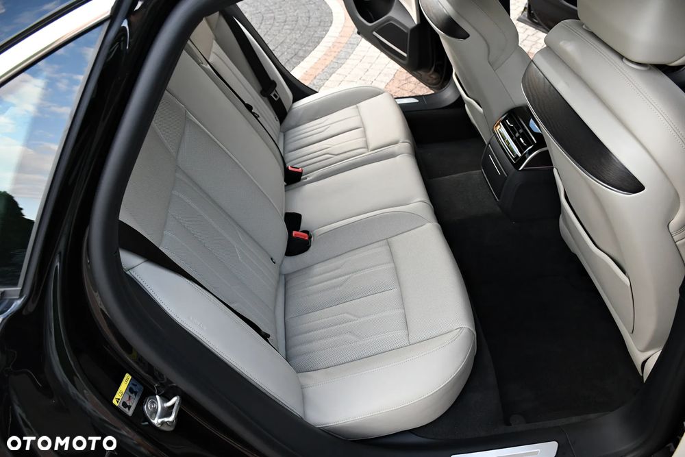 Audi A8 - 26
