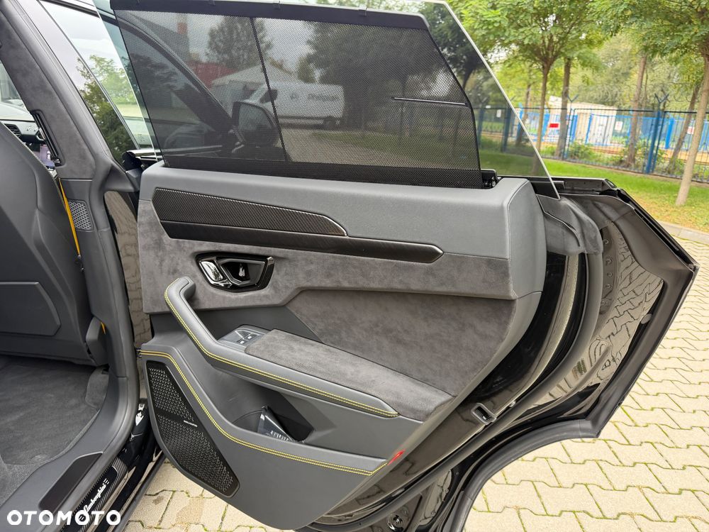 Lamborghini Urus - 26