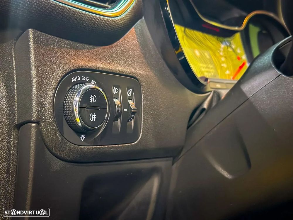 Opel Crossland X - 9