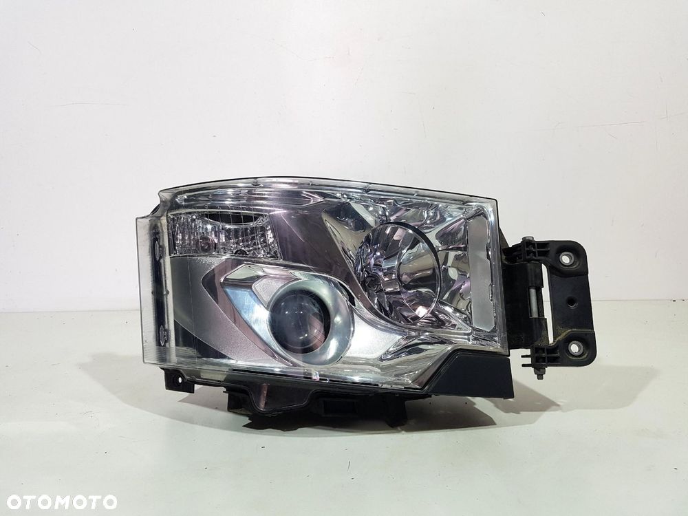 RENAULT RANGE GAMA T LAMPA PRZÓD PRZEDNIA PRAWA 89207721 EUROPA ORYGINAŁ - 2